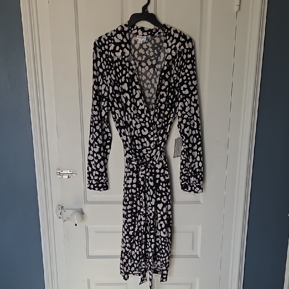 LuLaRoe Black and White Patterned Long Sleeve Dress